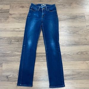 Women’s Jeans Levi’s 714 straight